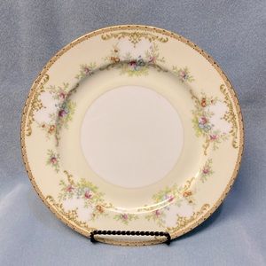 Meito Garland Floral Scroll in Cream Dinner Plate